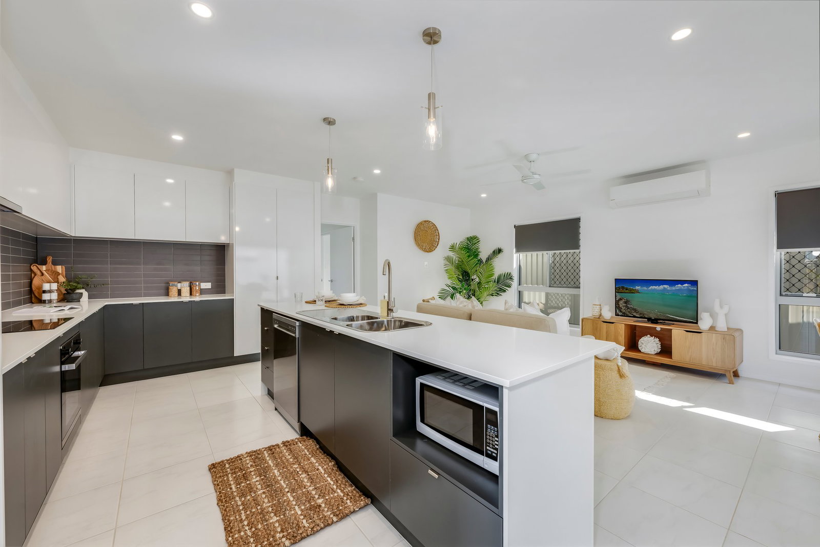 43 Golf View Drive, Coral Cove  QLD  4670