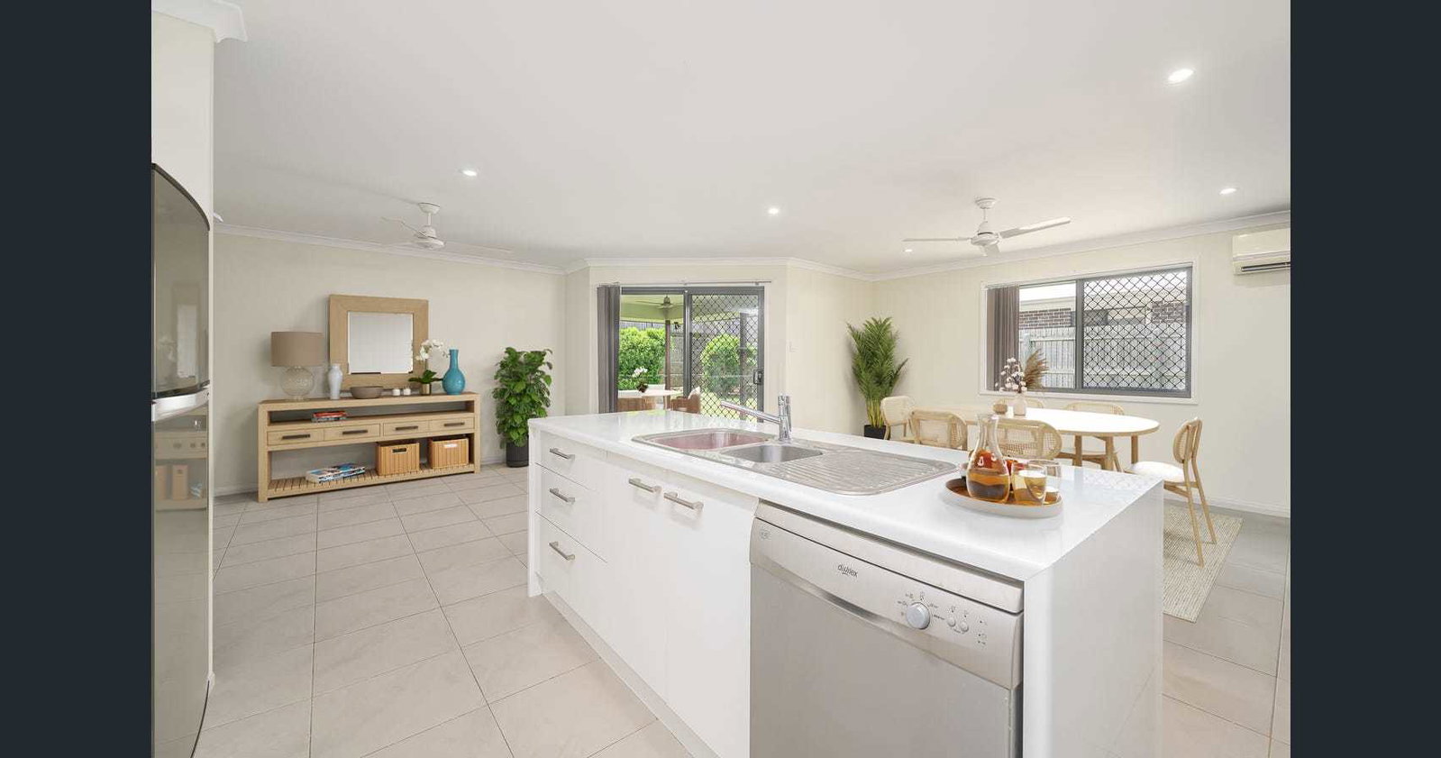 11 Valley Way, Boyne Island  QLD  4680