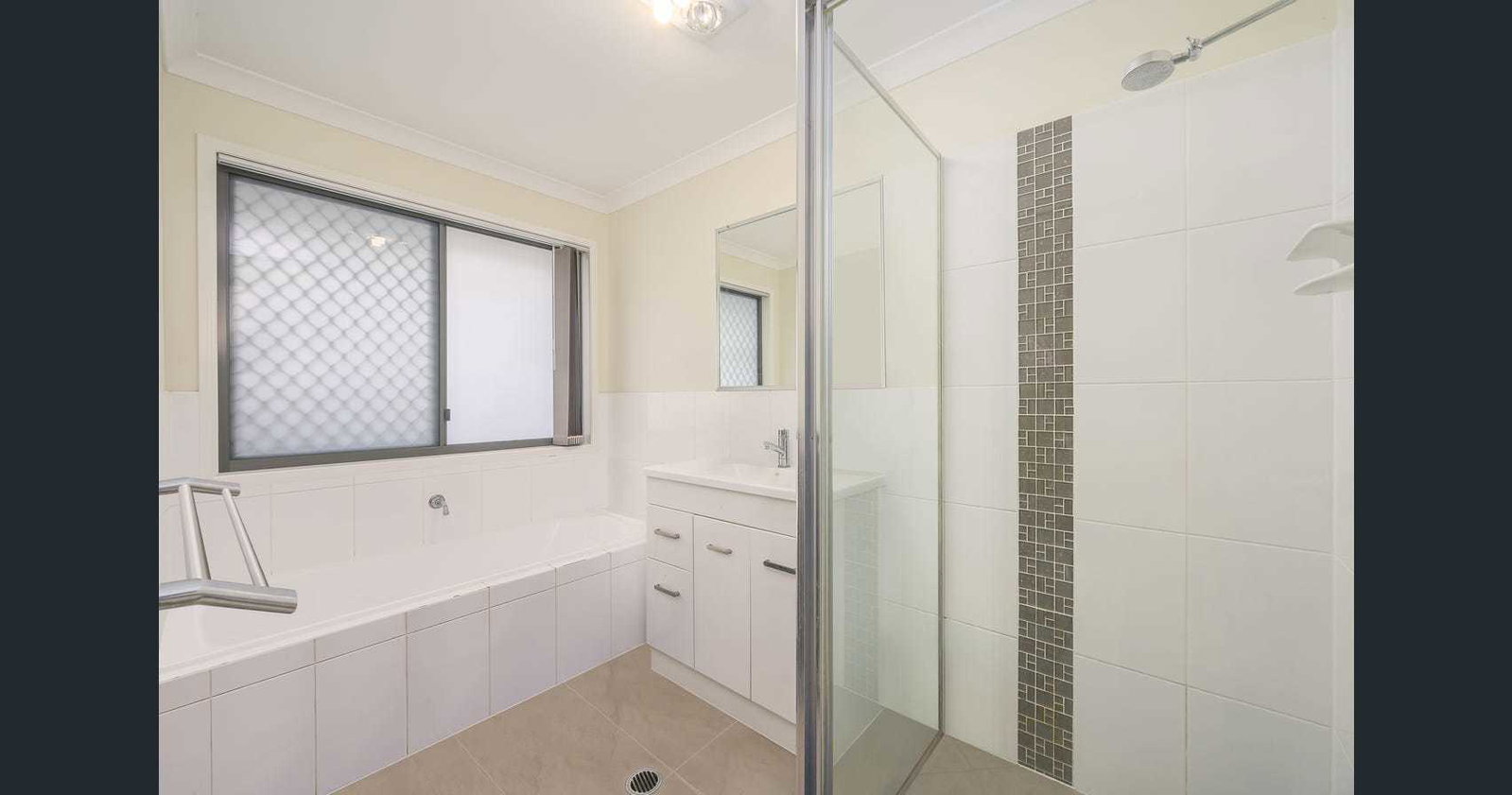 11 Valley Way, Boyne Island  QLD  4680
