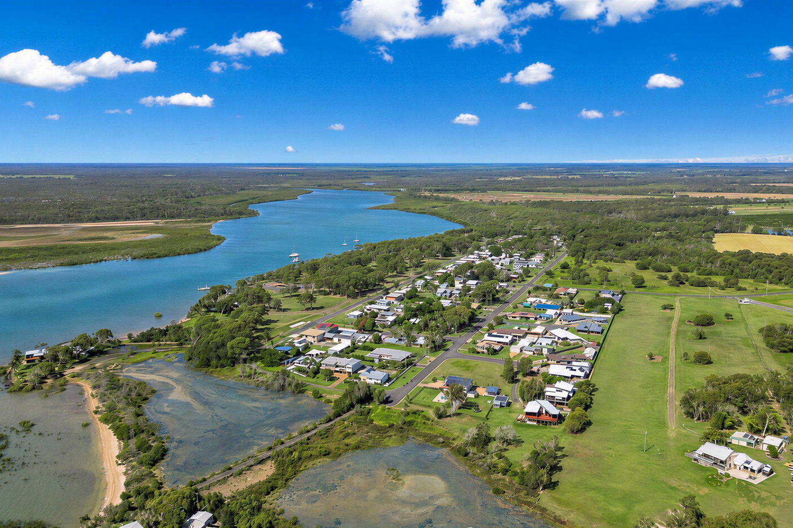 3 Mitchell Street, Elliott Heads  QLD  4670