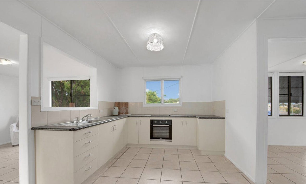 28 Garden Street, West Gladstone  QLD  4680