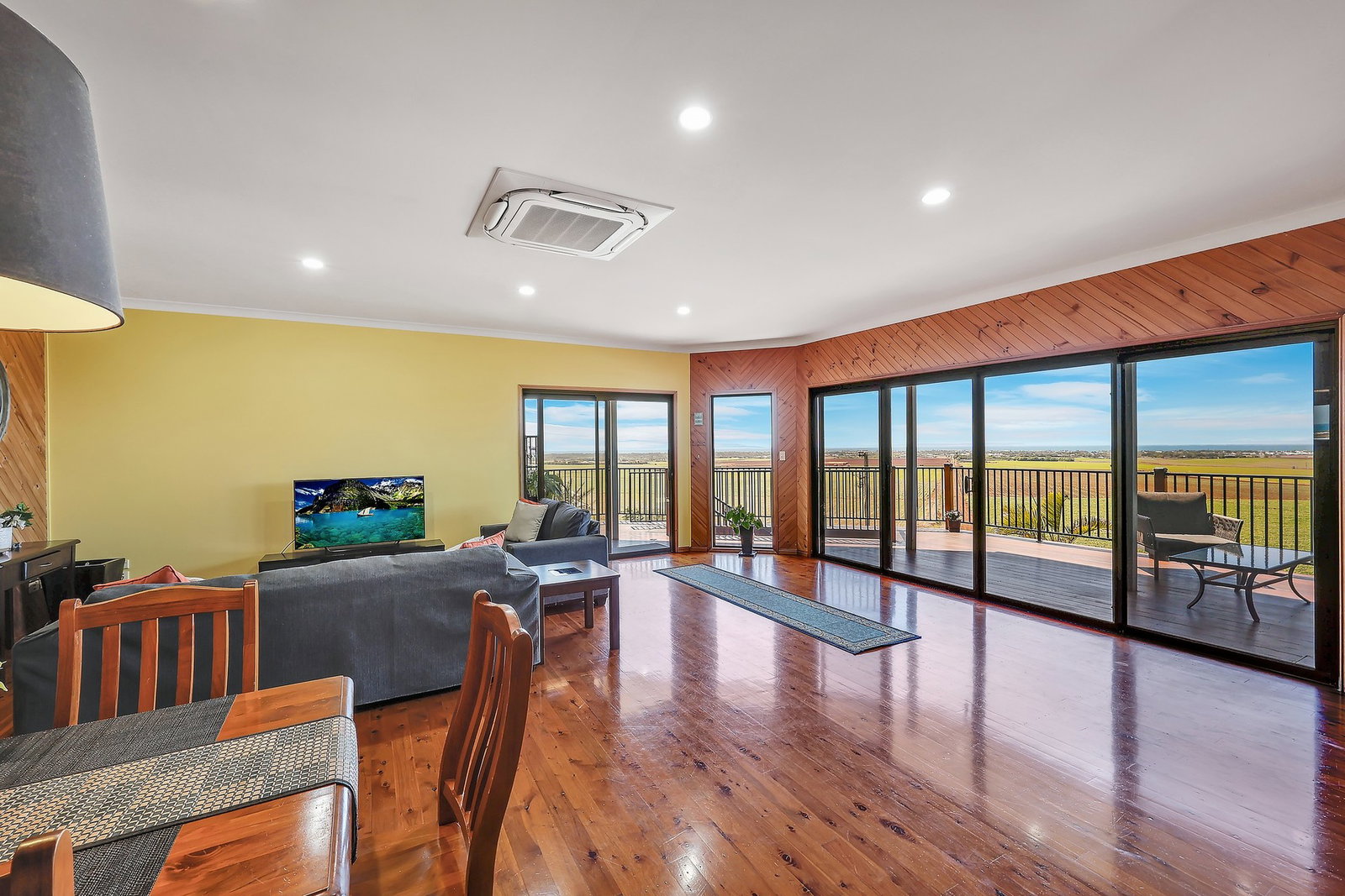 56 Rehbein Avenue, Qunaba  QLD  4670