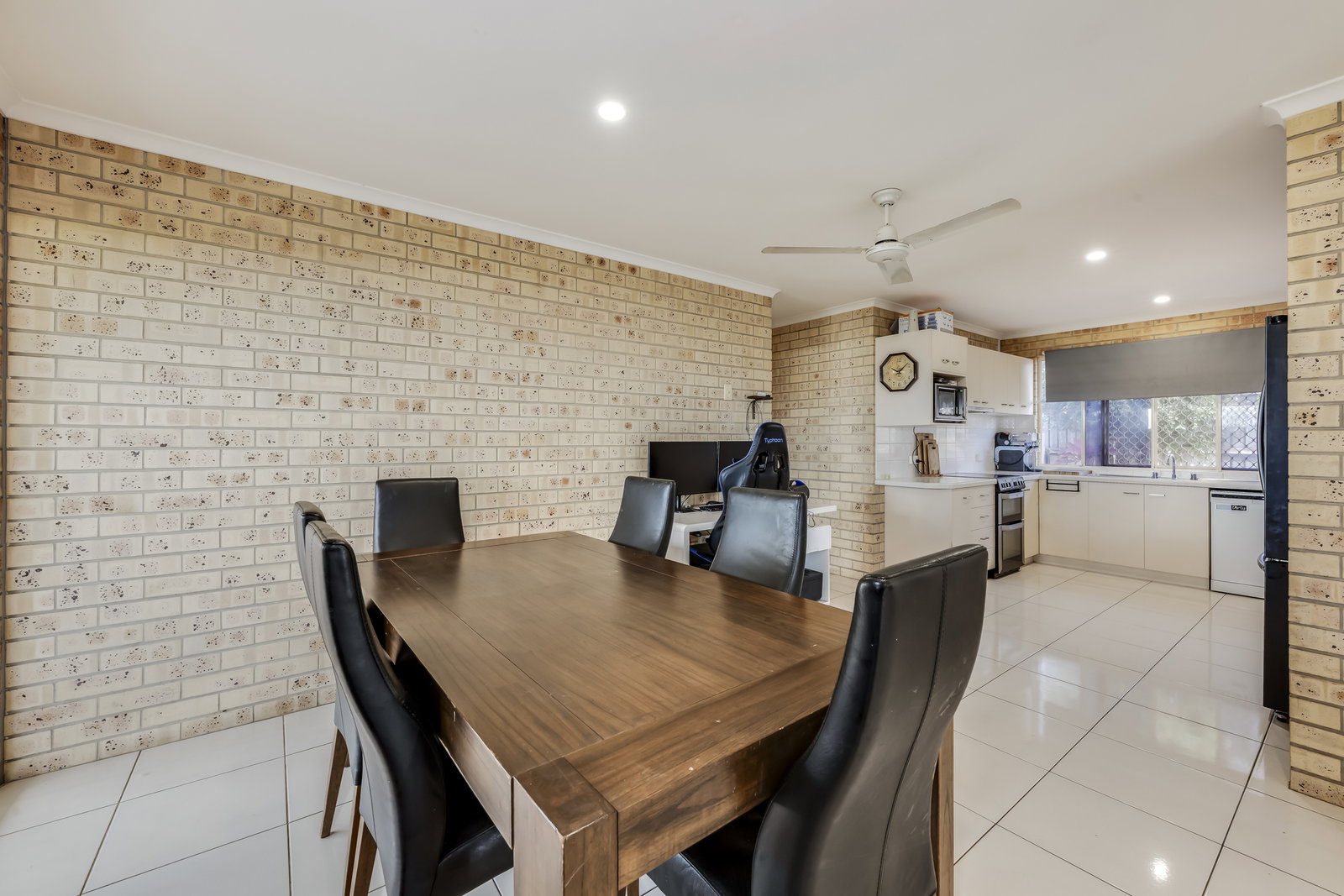 214 Avoca Road, Avoca  QLD  4670