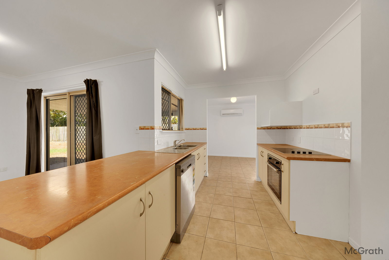 89 Witney Street, Kin Kora  QLD  4680