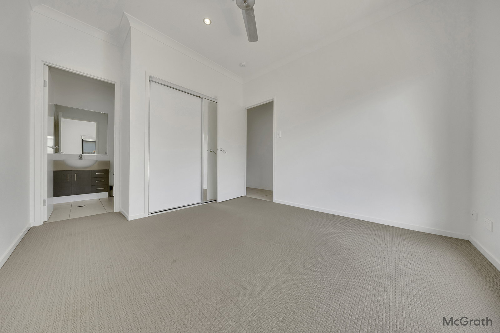 2 Nardoo Place, Glen Eden  QLD  4680