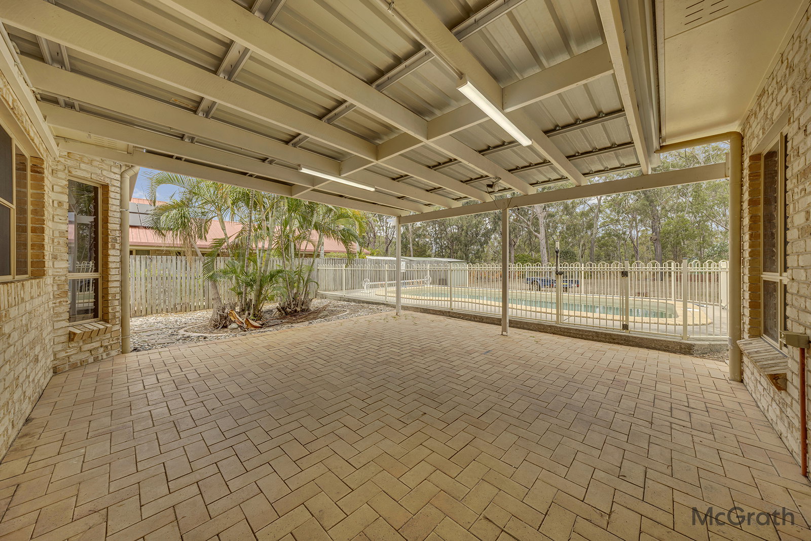 13 Barrine Close, Clinton  QLD  4680