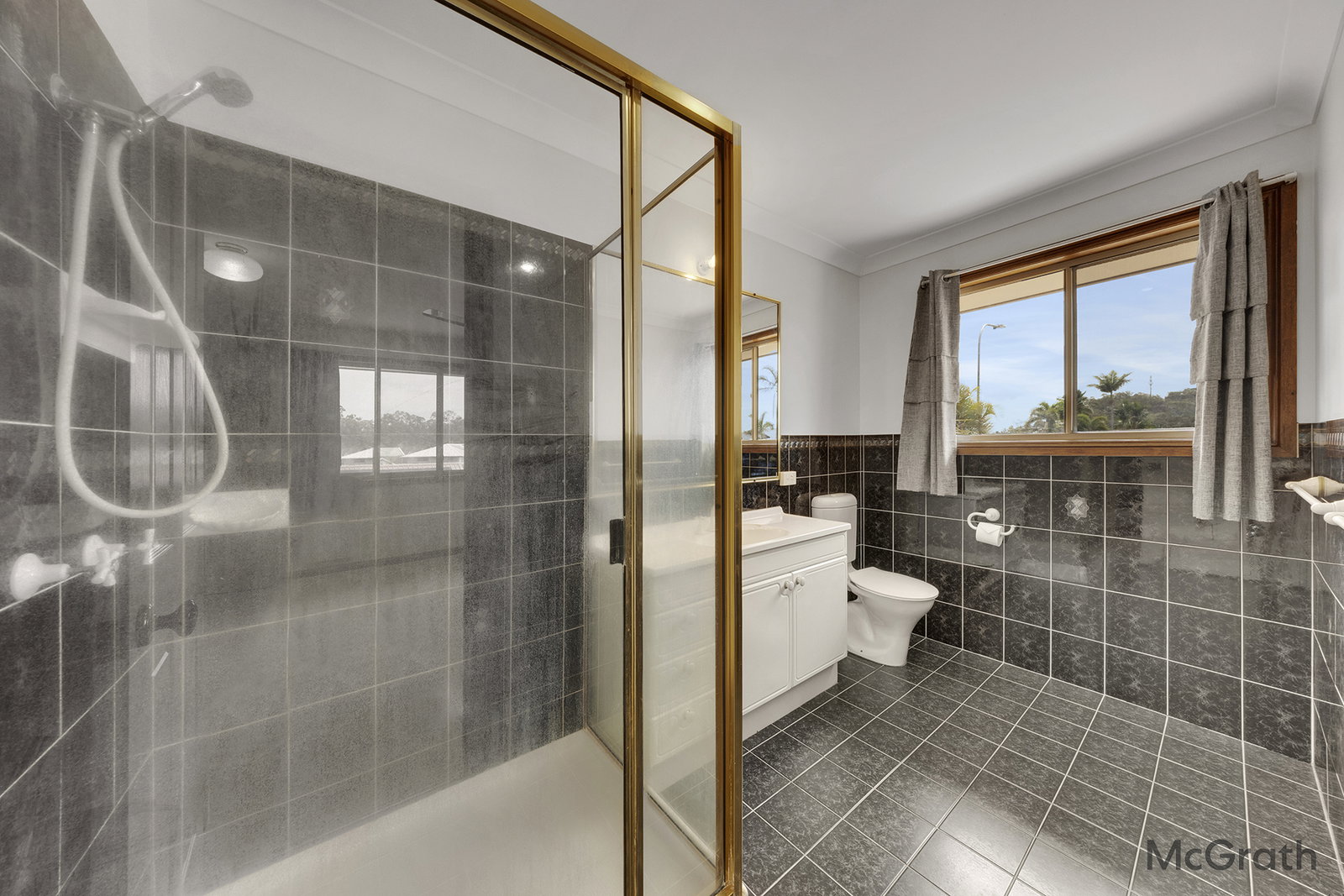 13 Barrine Close, Clinton  QLD  4680