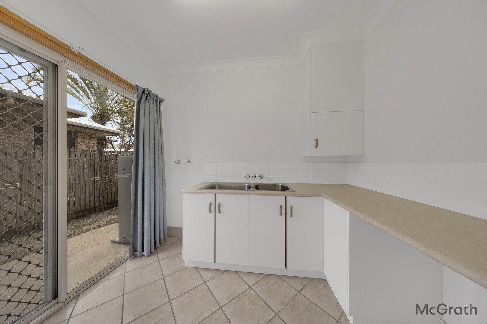 13 Barrine Close, Clinton  QLD  4680