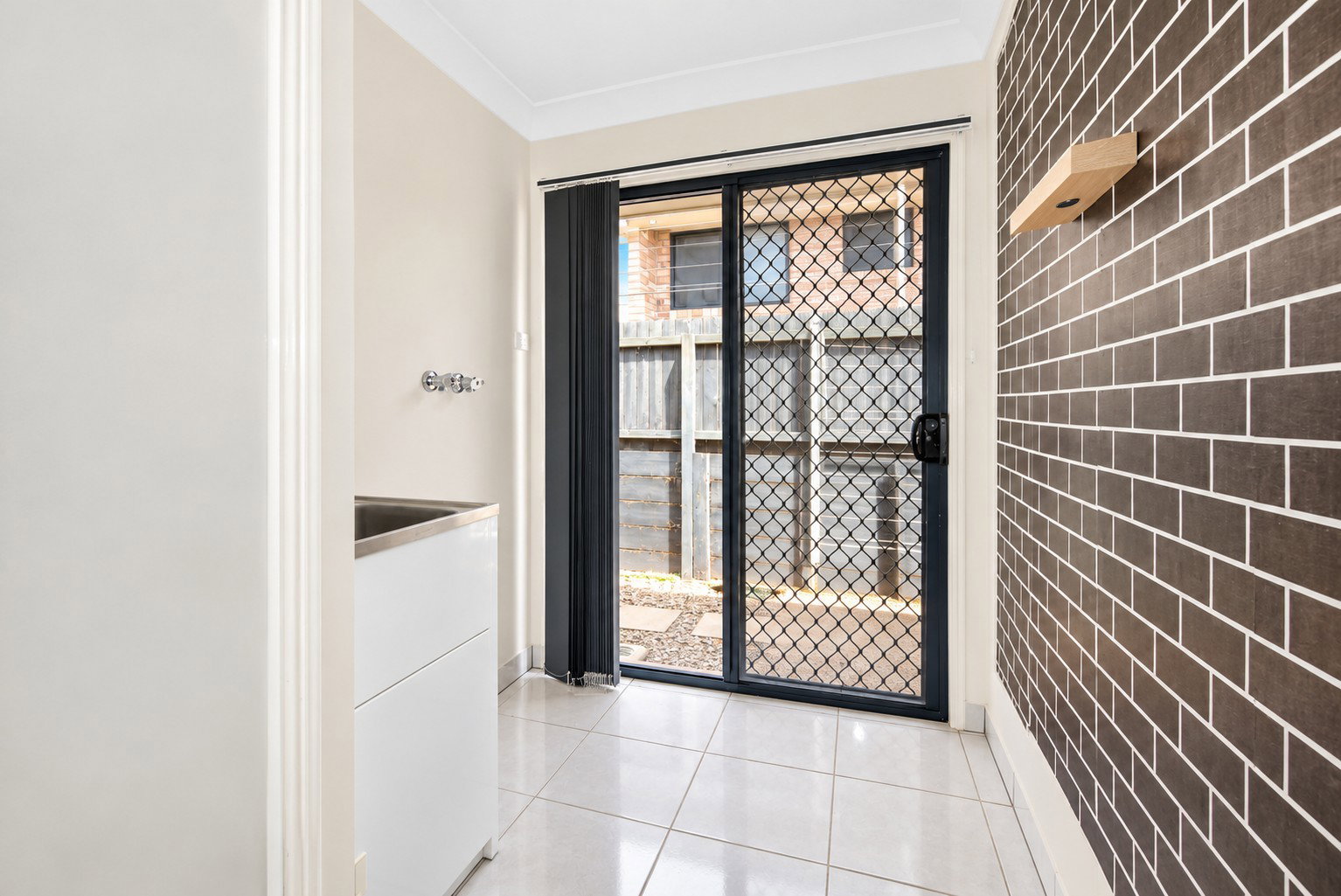 5 Darby Street, Branyan  QLD  4670