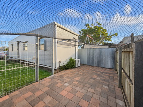 11a Victoria Street, Bundaberg East  QLD  4670