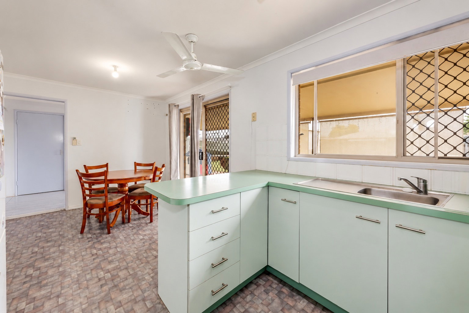 36 Hilltop Parade, Avoca  QLD  4670