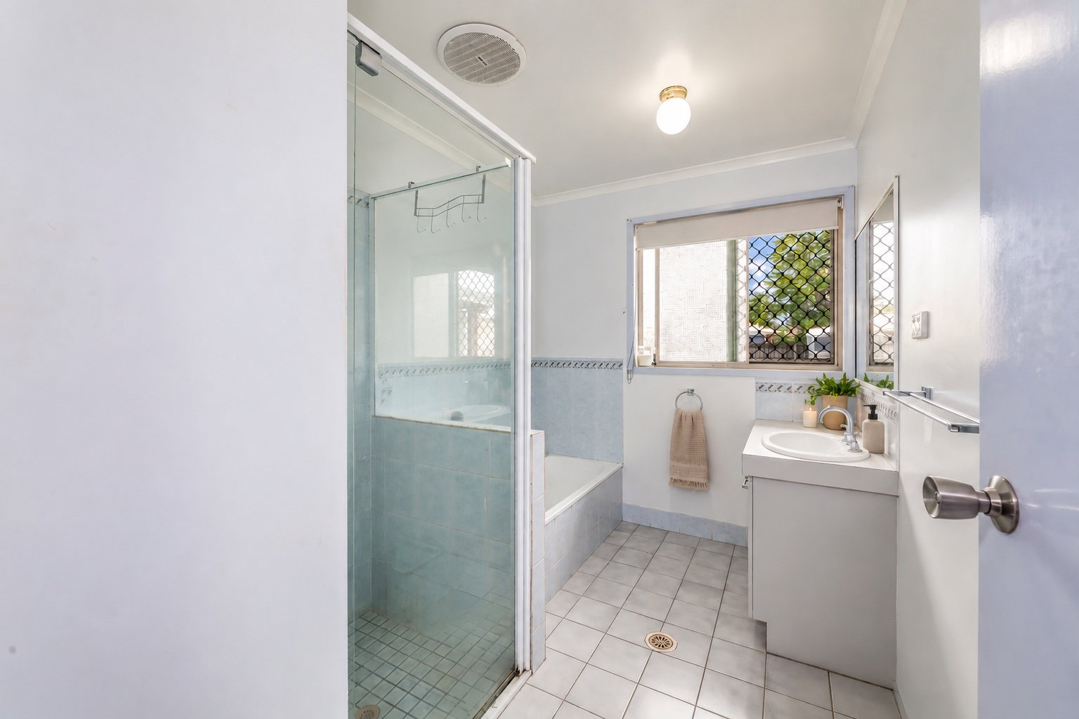 36 Hilltop Parade, Avoca  QLD  4670