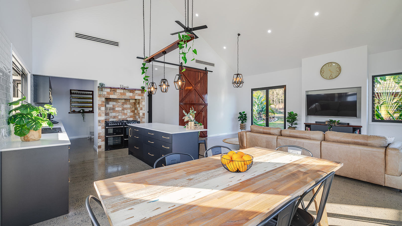 759 Round Hill Road, Captain Creek  QLD  4677