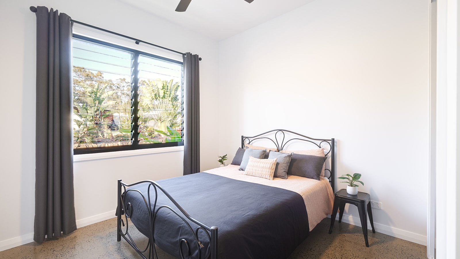 759 Round Hill Road, Captain Creek  QLD  4677