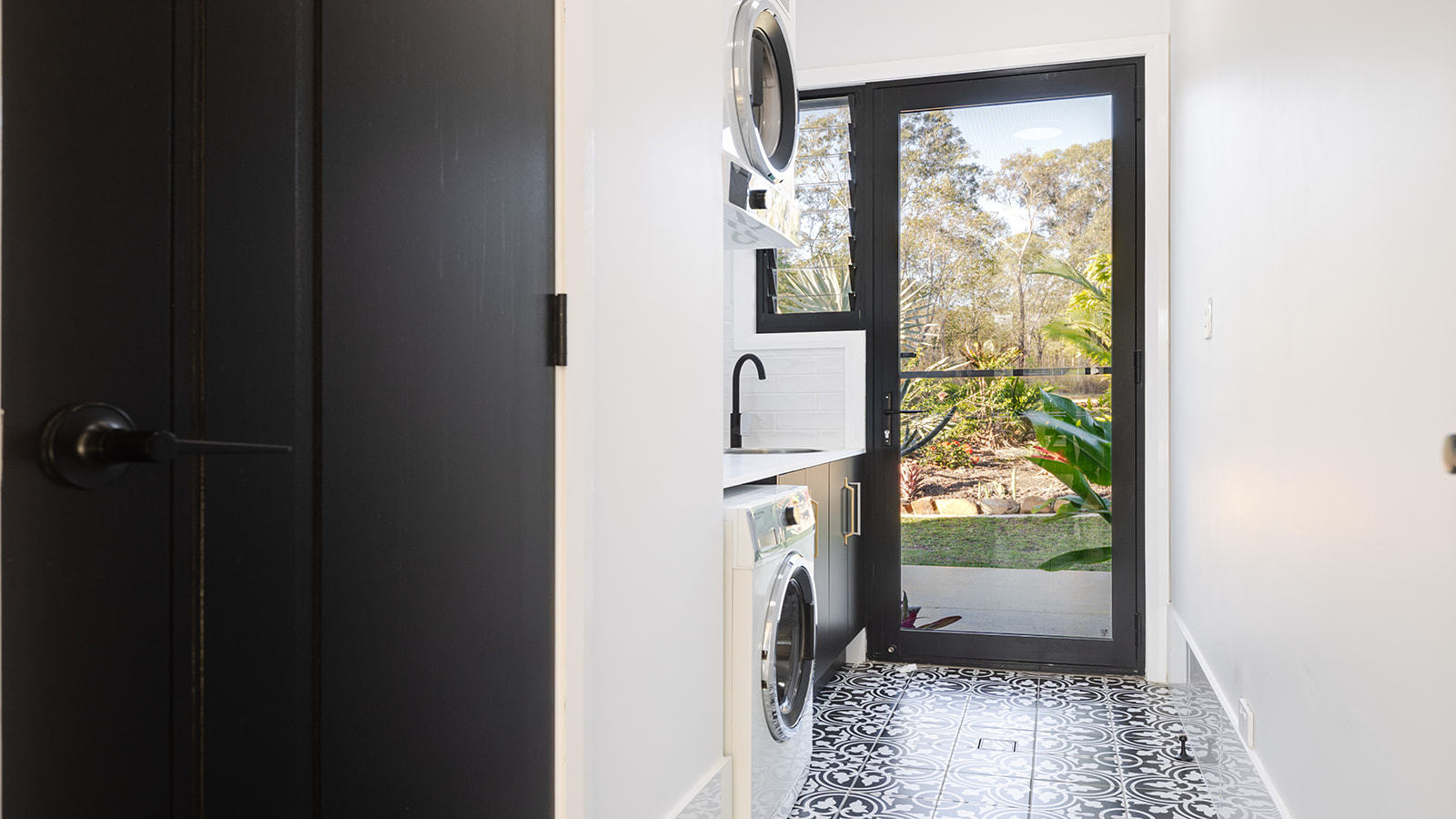 759 Round Hill Road, Captain Creek  QLD  4677
