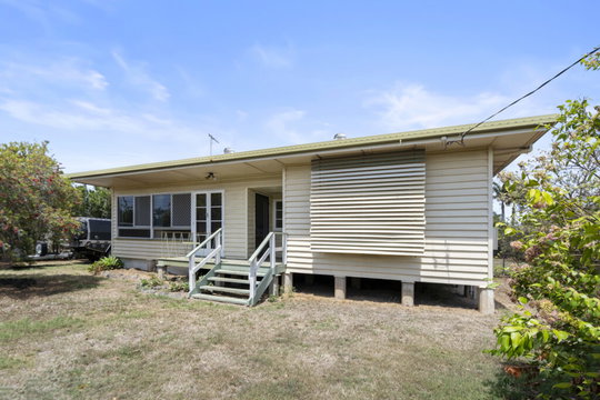 8 Ann Street, Bundaberg East  QLD  4670