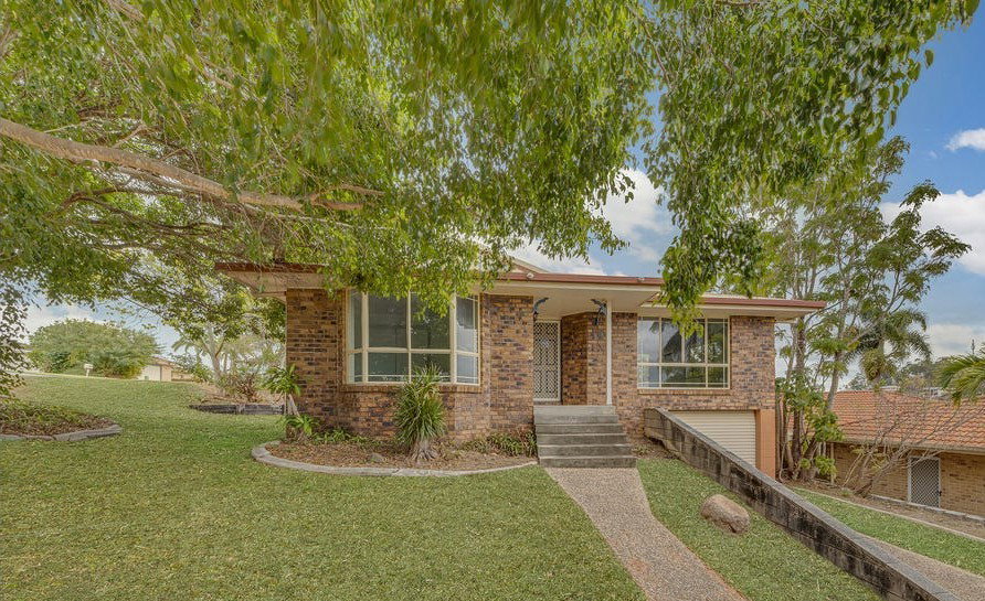 10 Fairbairn Place, Clinton  QLD  4680