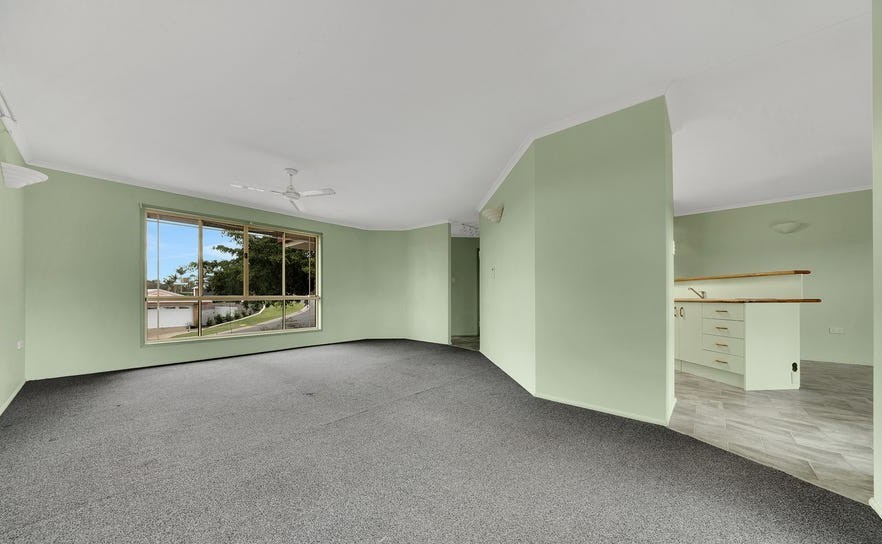 10 Fairbairn Place, Clinton  QLD  4680