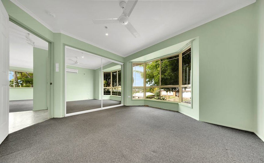 10 Fairbairn Place, Clinton  QLD  4680