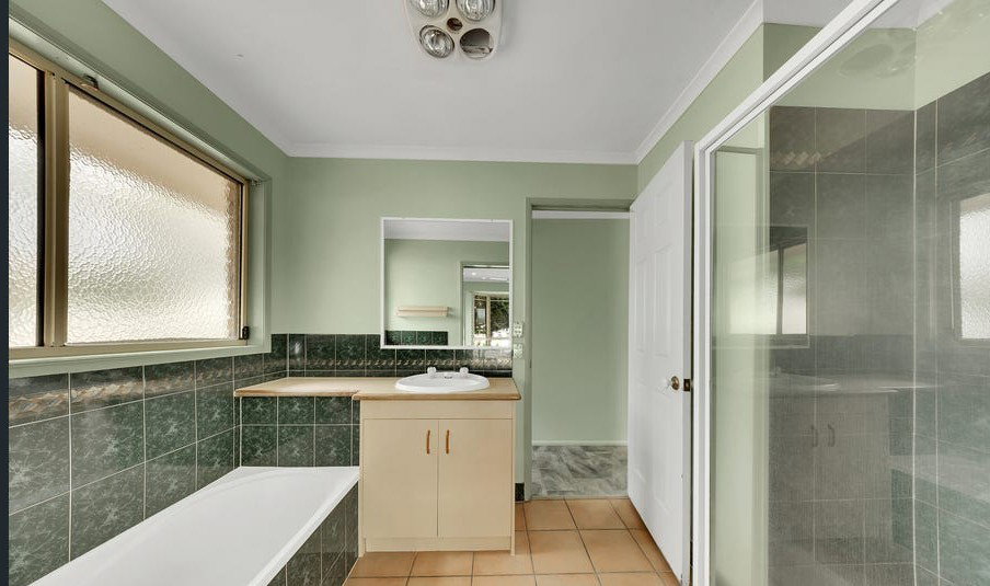 10 Fairbairn Place, Clinton  QLD  4680