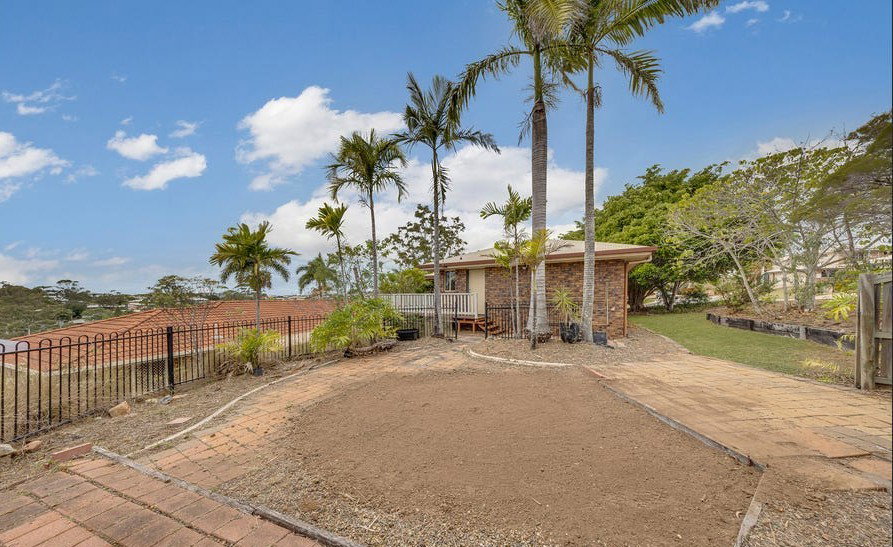 10 Fairbairn Place, Clinton  QLD  4680