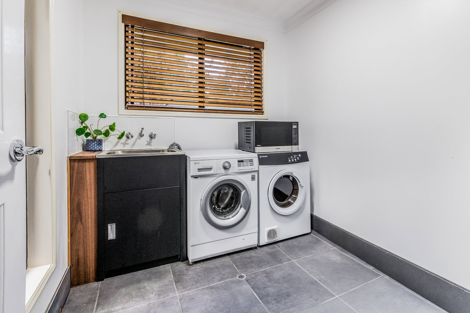 151 Fitzroy Crescent, Agnes Water  QLD  4677
