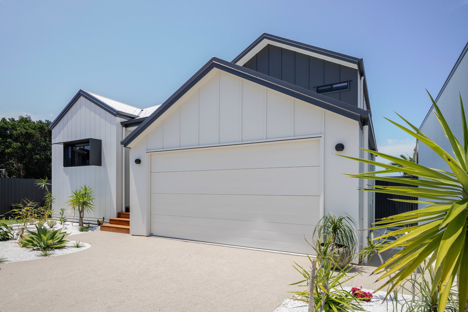 2/9 Ocean Dune Court, Agnes Water  QLD  4677