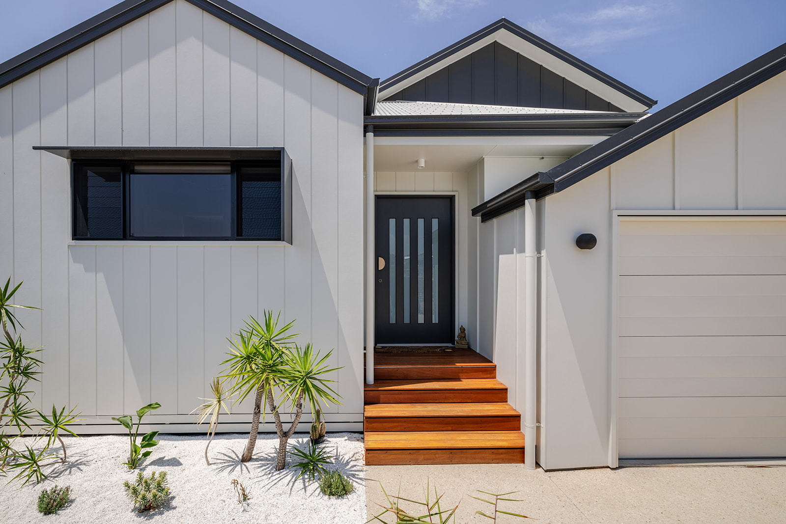 2/9 Ocean Dune Court, Agnes Water  QLD  4677