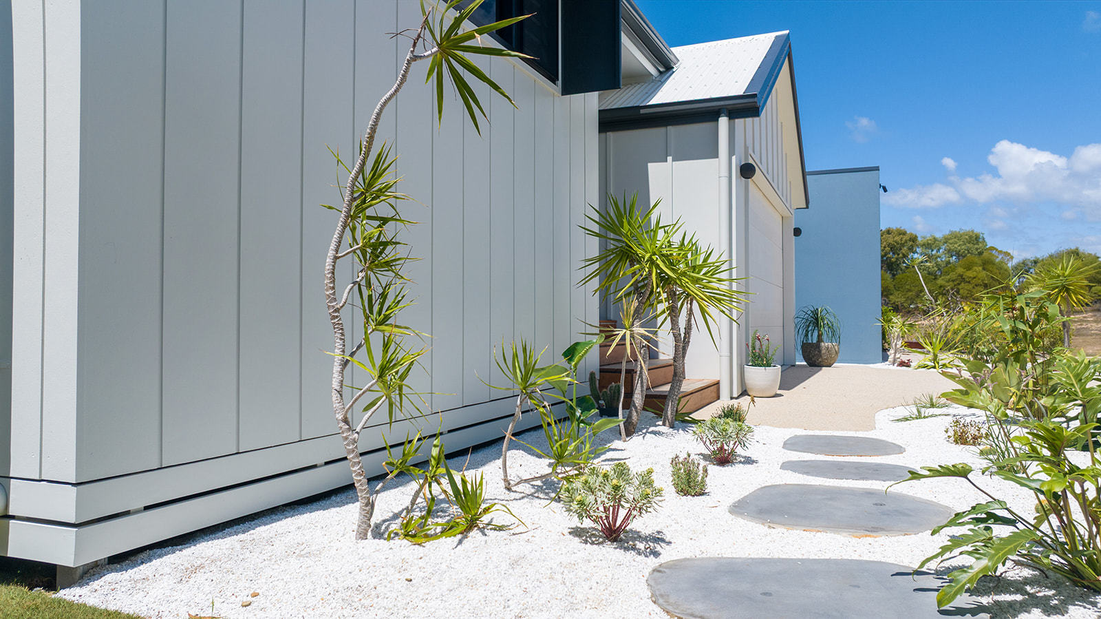 2/9 Ocean Dune Court, Agnes Water  QLD  4677