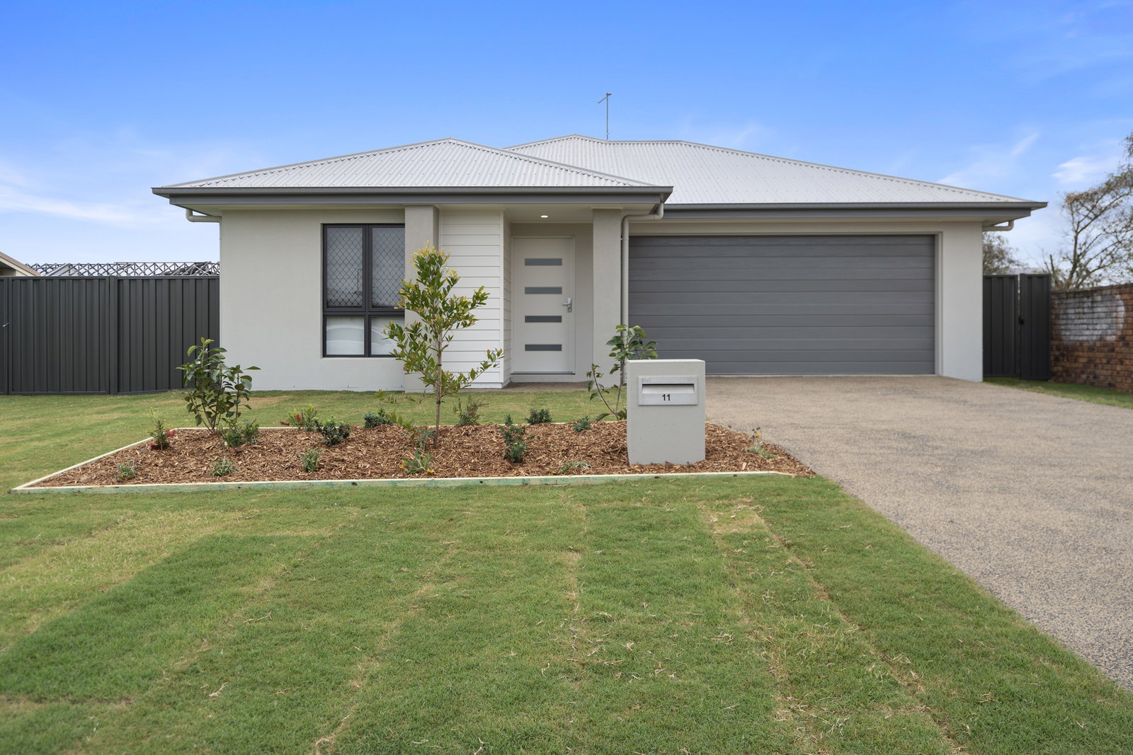 11 Searle Street, Thabeban  QLD  4670