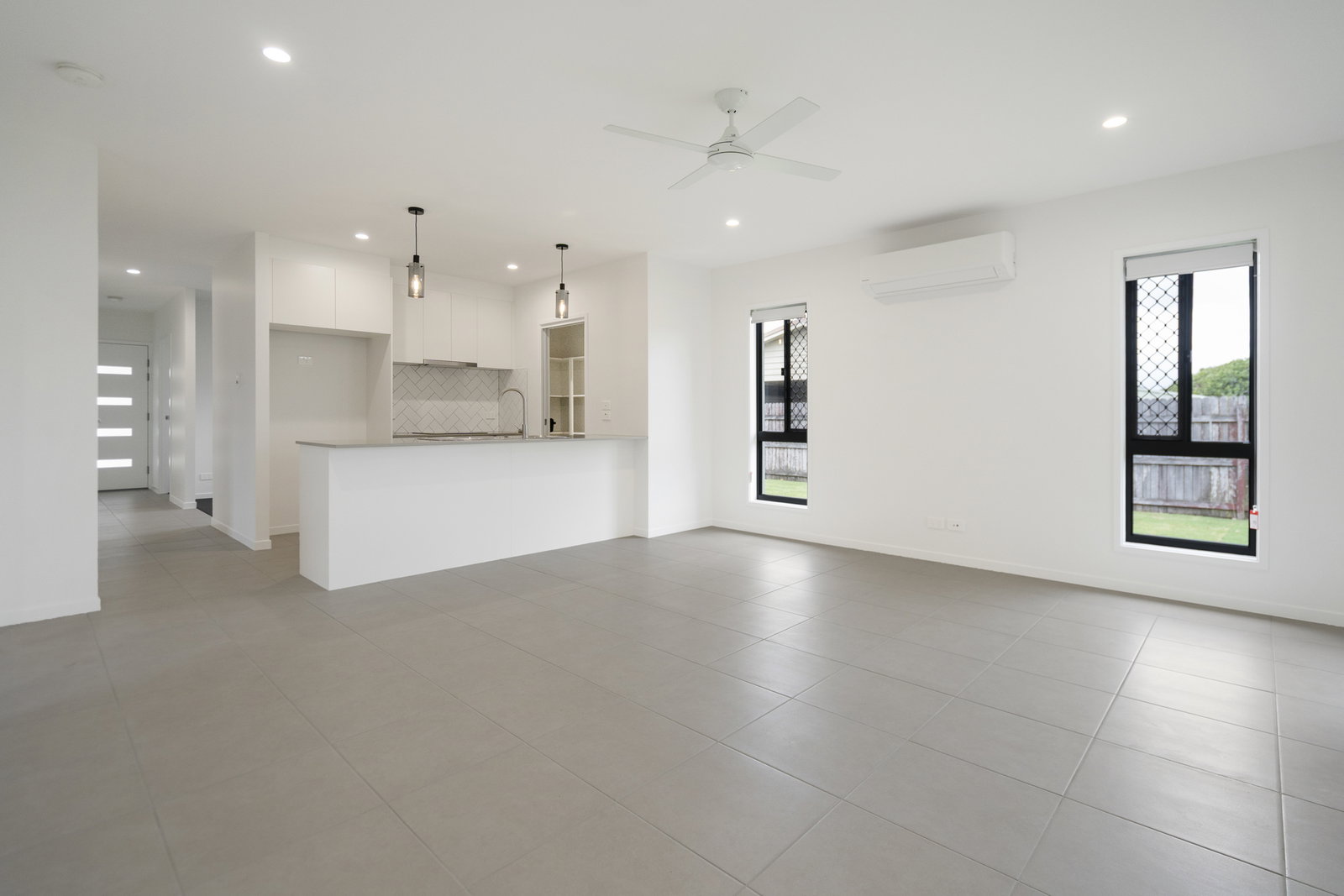 11 Searle Street, Thabeban  QLD  4670