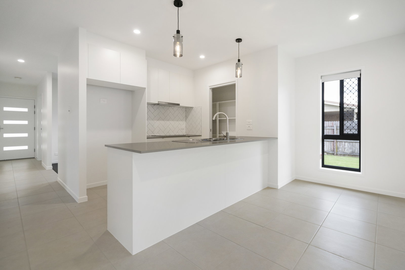 11 Searle Street, Thabeban  QLD  4670
