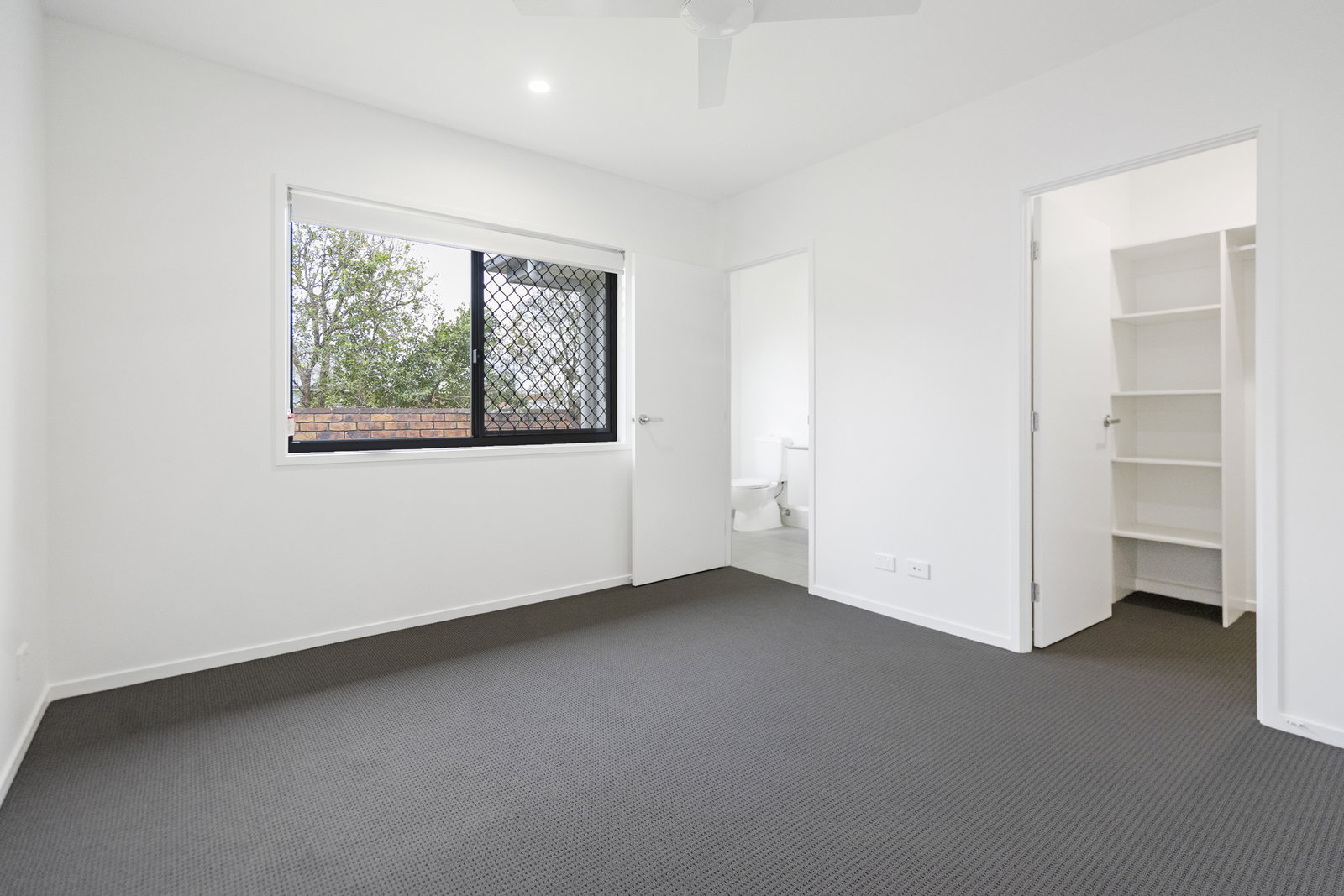 11 Searle Street, Thabeban  QLD  4670