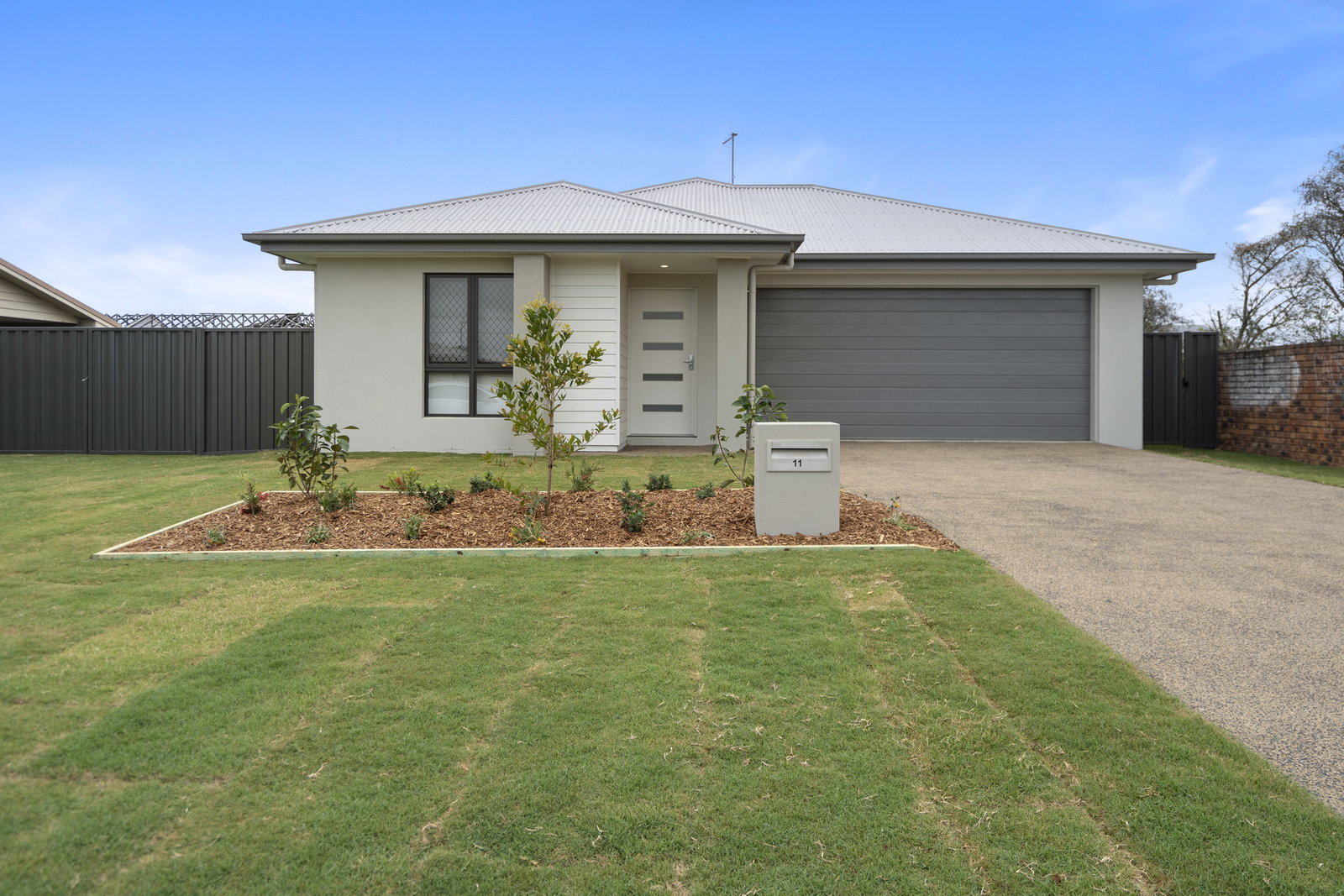 11 Searle Street, Thabeban  QLD  4670