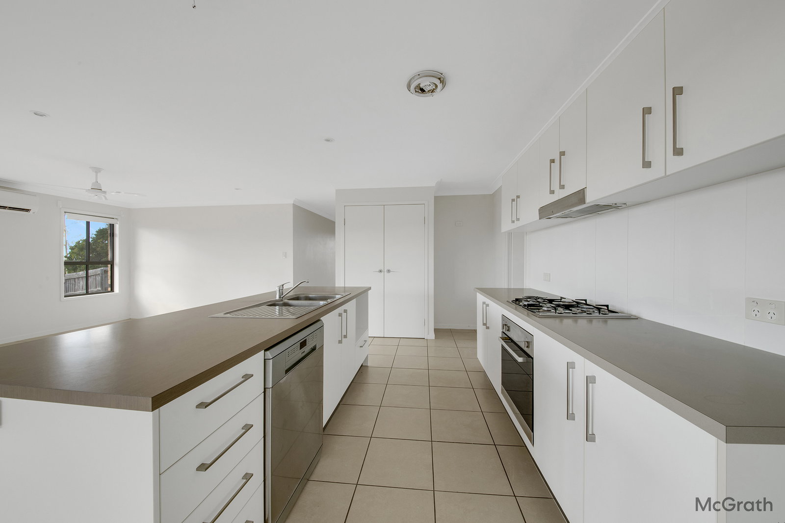 2 Dampier Court, Glen Eden  QLD  4680