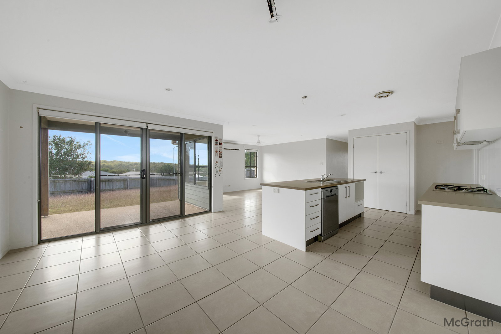 2 Dampier Court, Glen Eden  QLD  4680