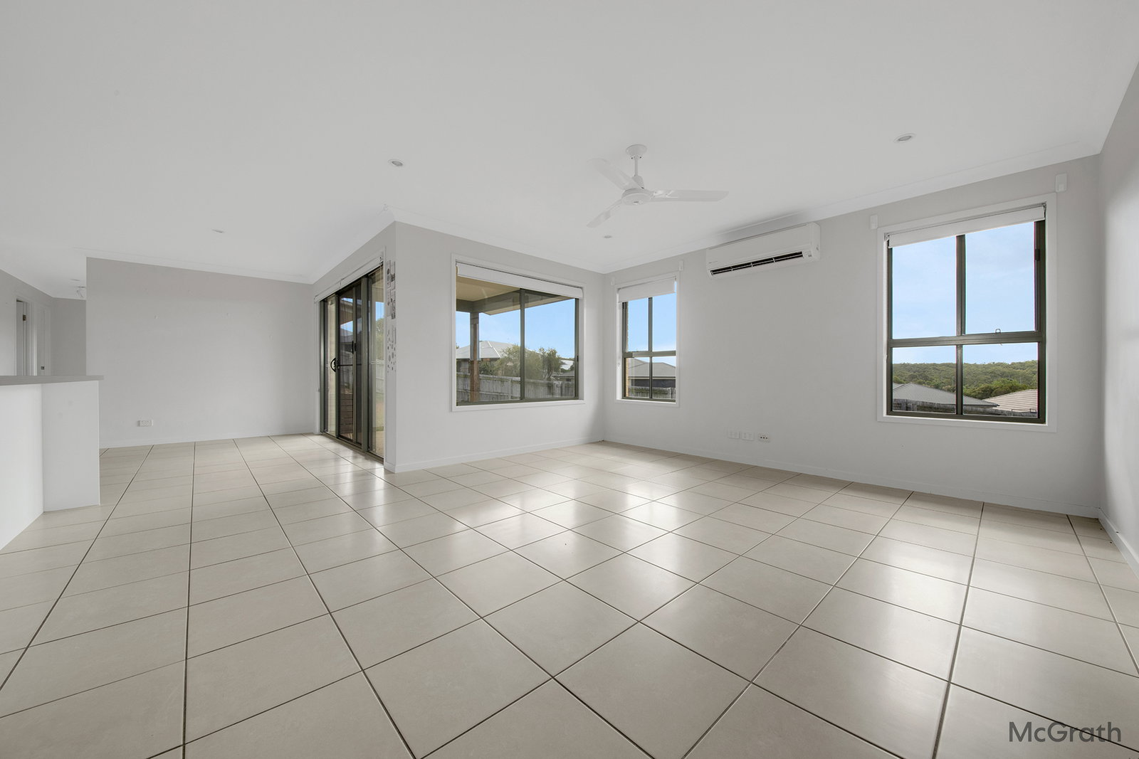 2 Dampier Court, Glen Eden  QLD  4680