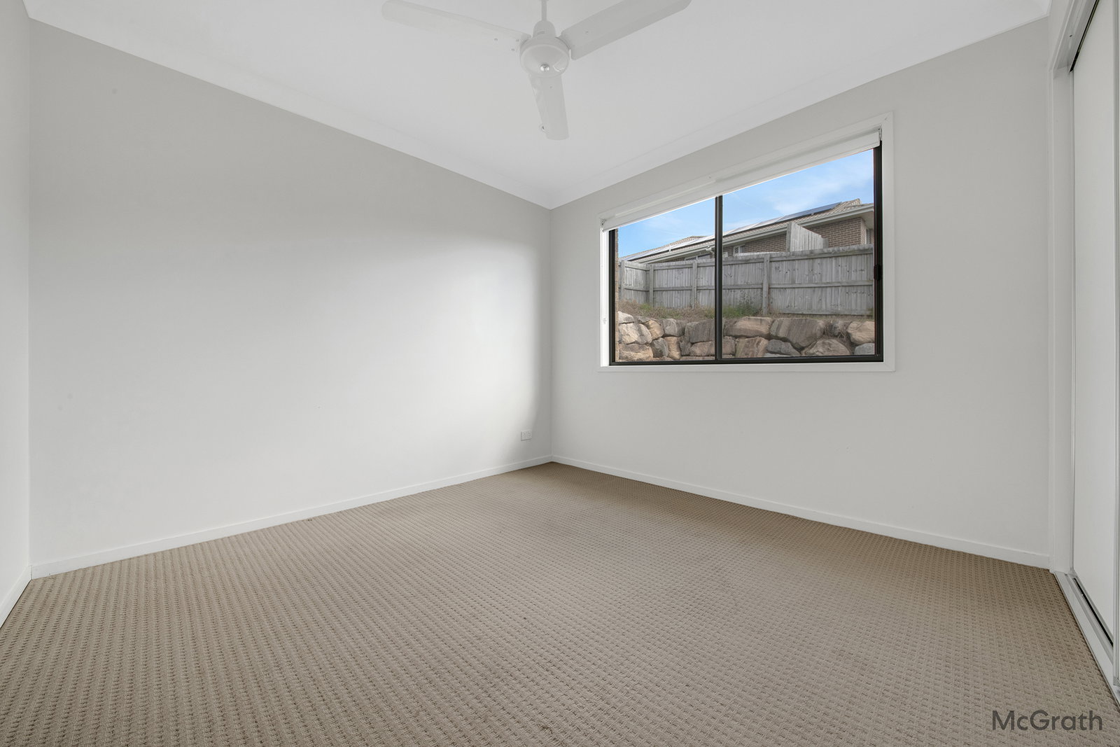 2 Dampier Court, Glen Eden  QLD  4680