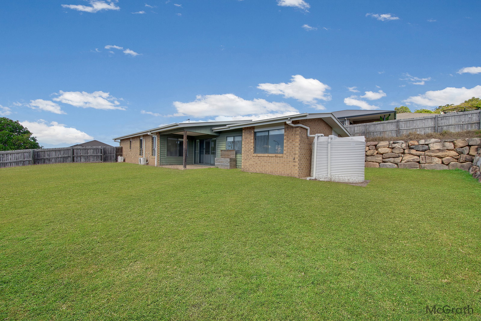 2 Dampier Court, Glen Eden  QLD  4680