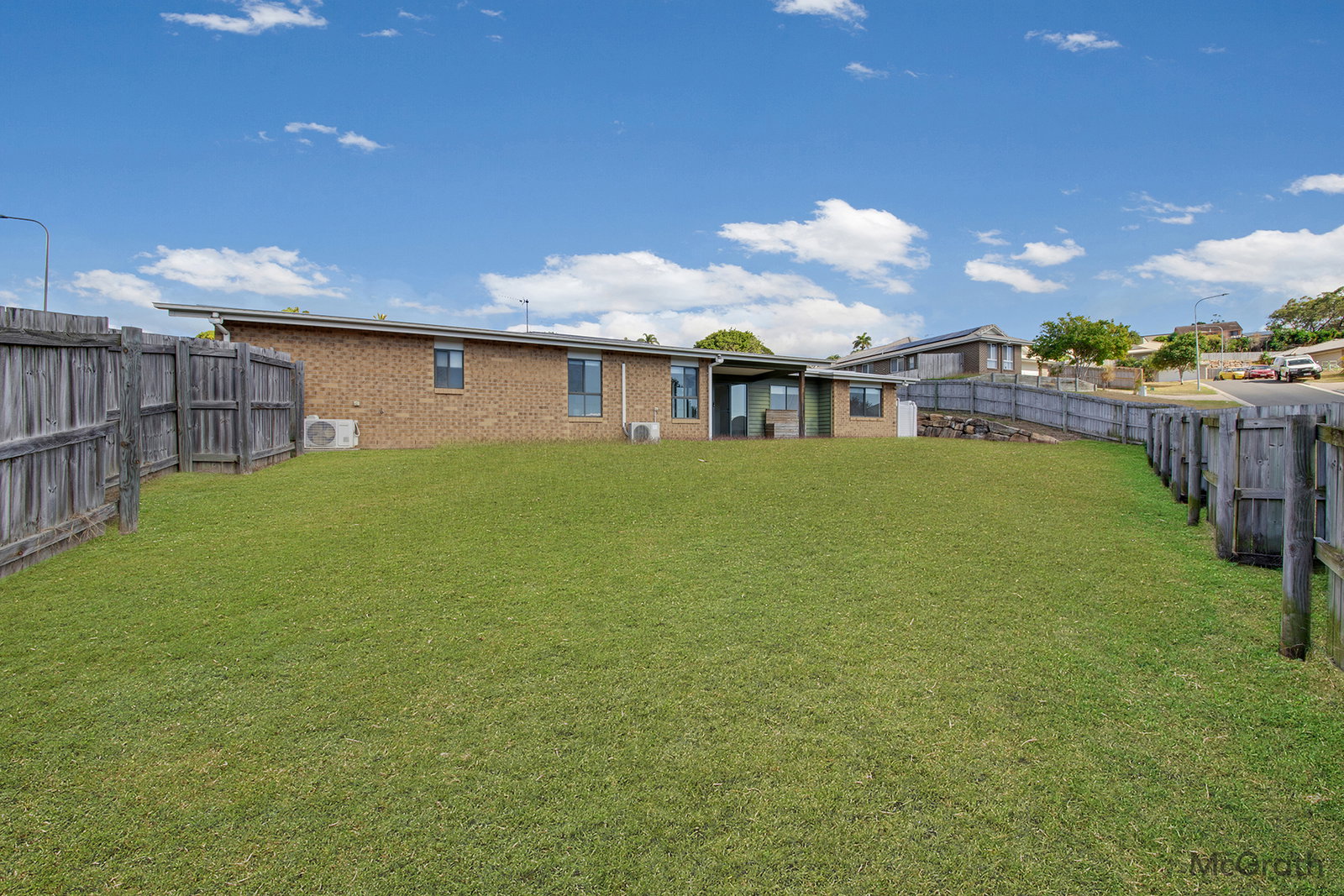 2 Dampier Court, Glen Eden  QLD  4680