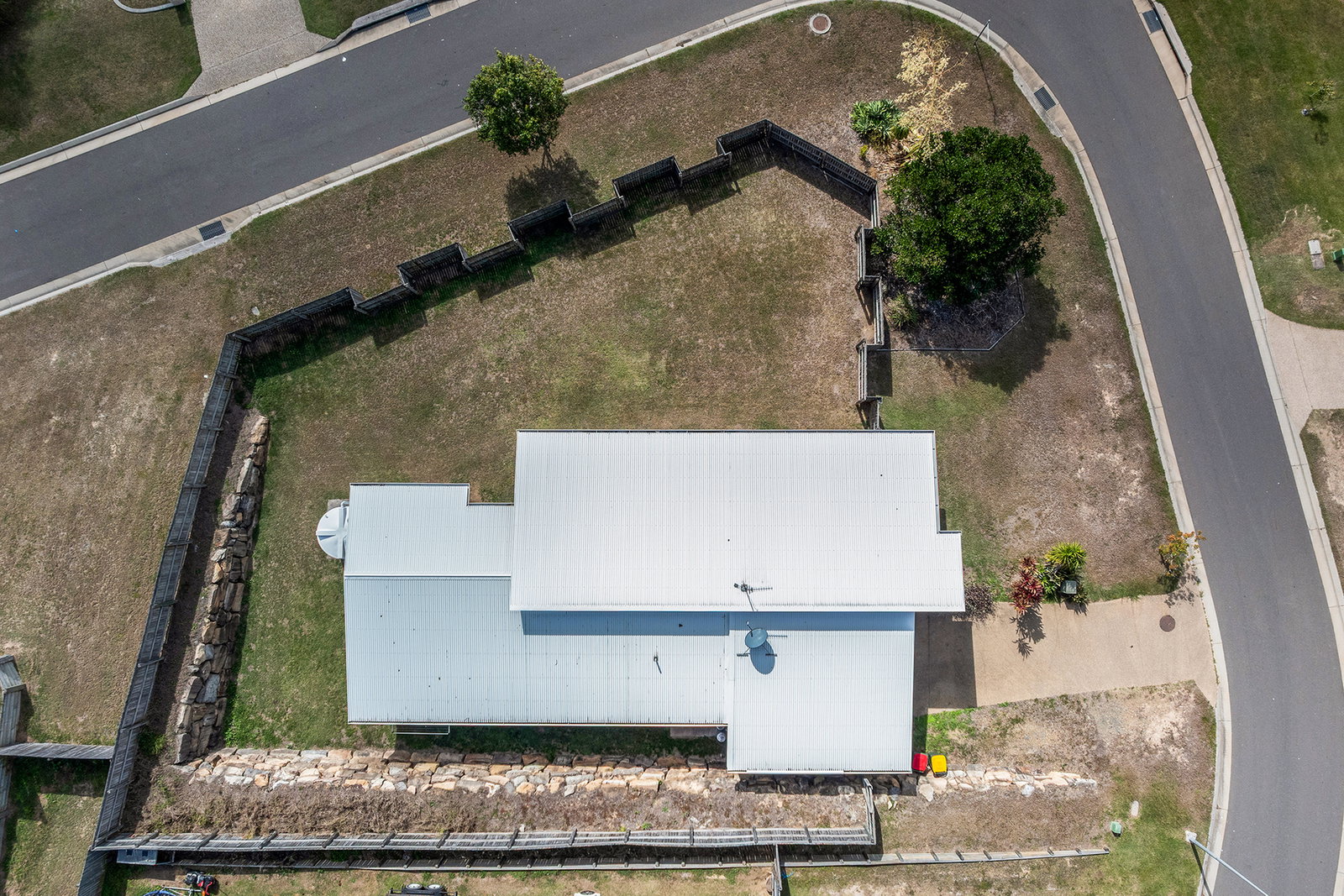 2 Dampier Court, Glen Eden  QLD  4680