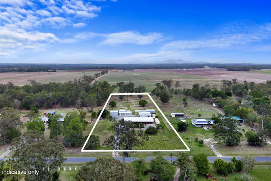 137 Philip Drive, Teddington  QLD  4650