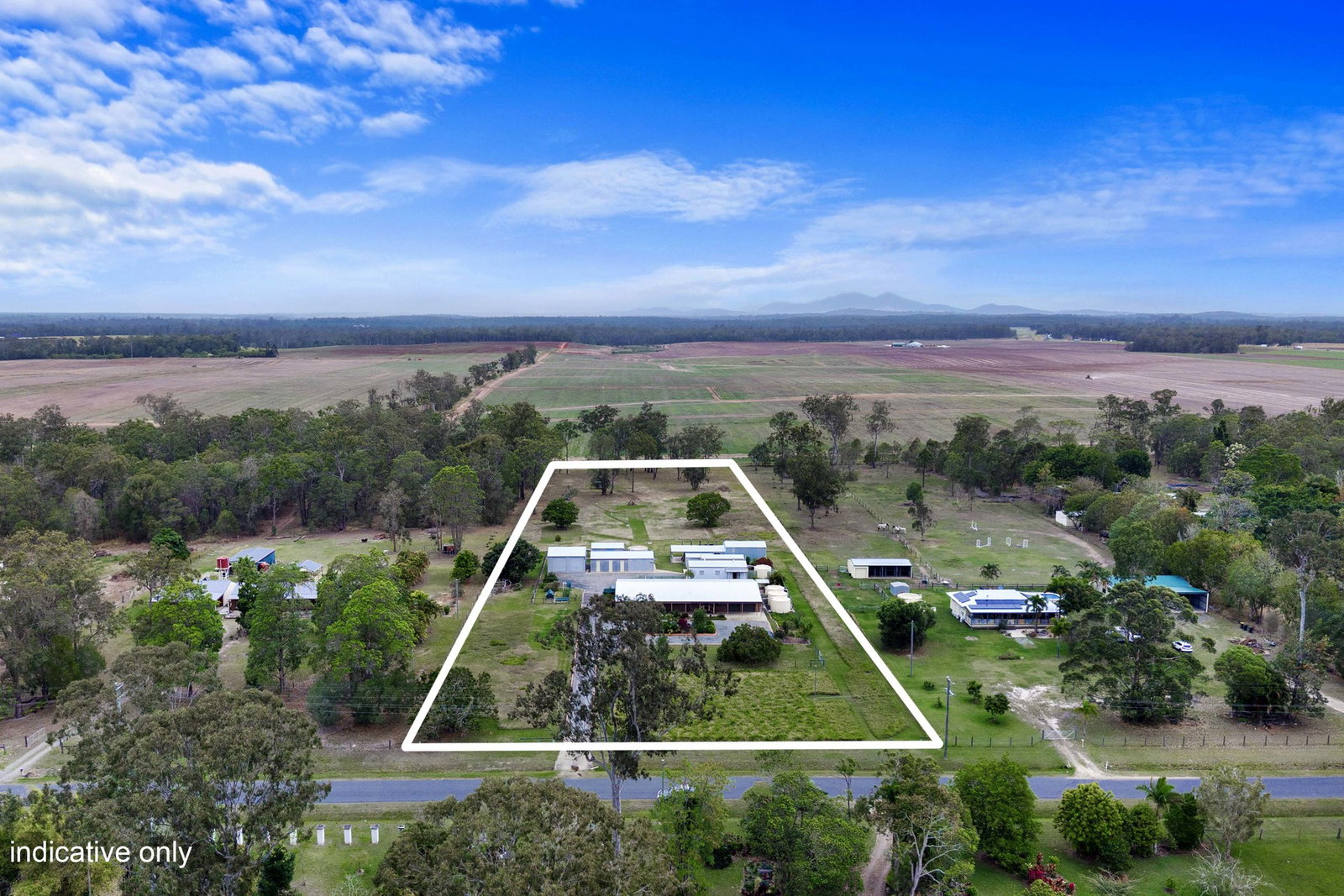 137 Philip Drive, Teddington  QLD  4650