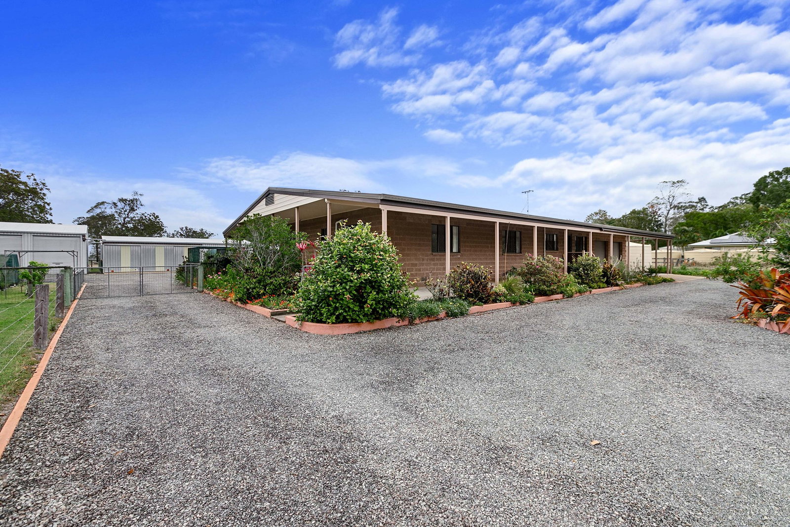 137 Philip Drive, Teddington  QLD  4650