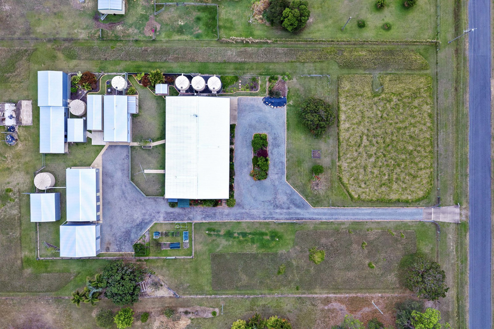 137 Philip Drive, Teddington  QLD  4650