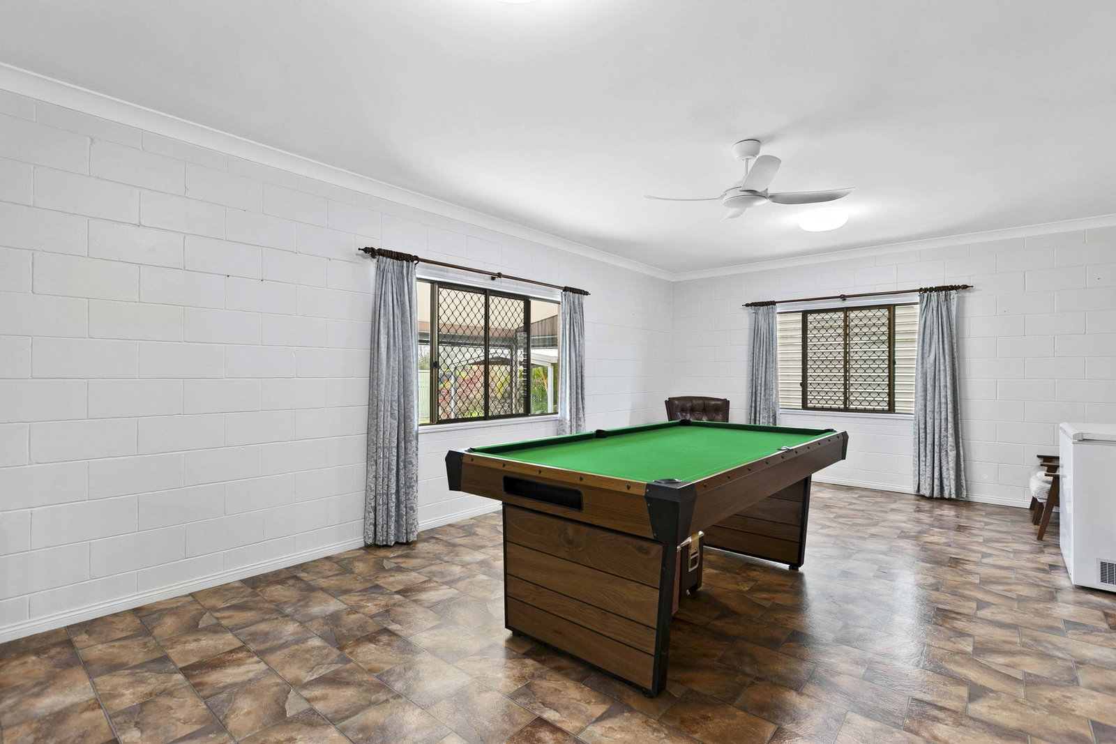 137 Philip Drive, Teddington  QLD  4650