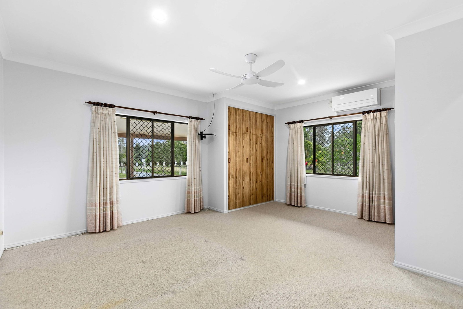 137 Philip Drive, Teddington  QLD  4650