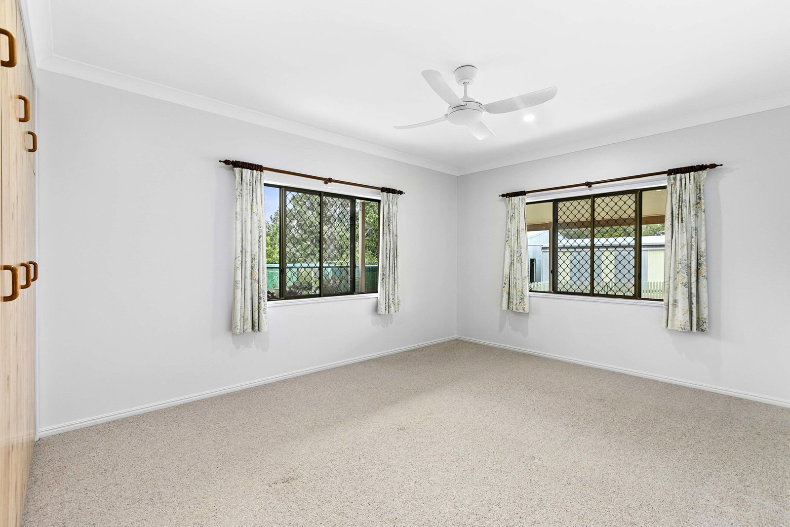 137 Philip Drive, Teddington  QLD  4650