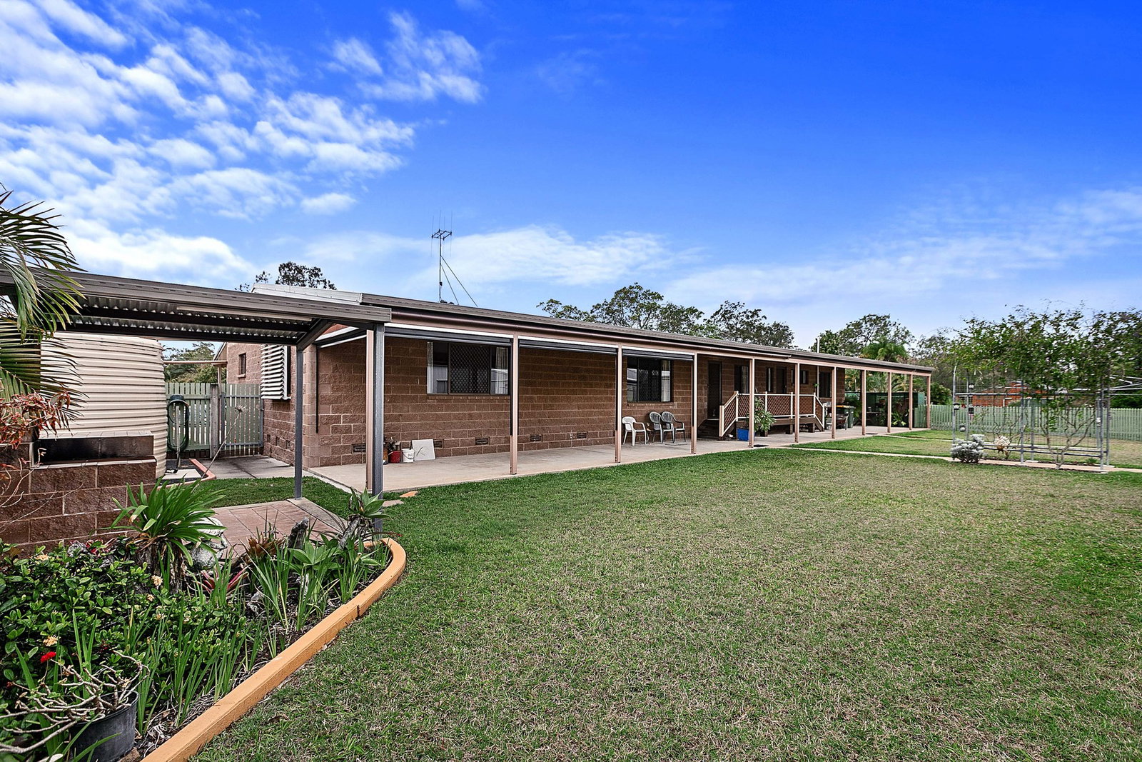 137 Philip Drive, Teddington  QLD  4650