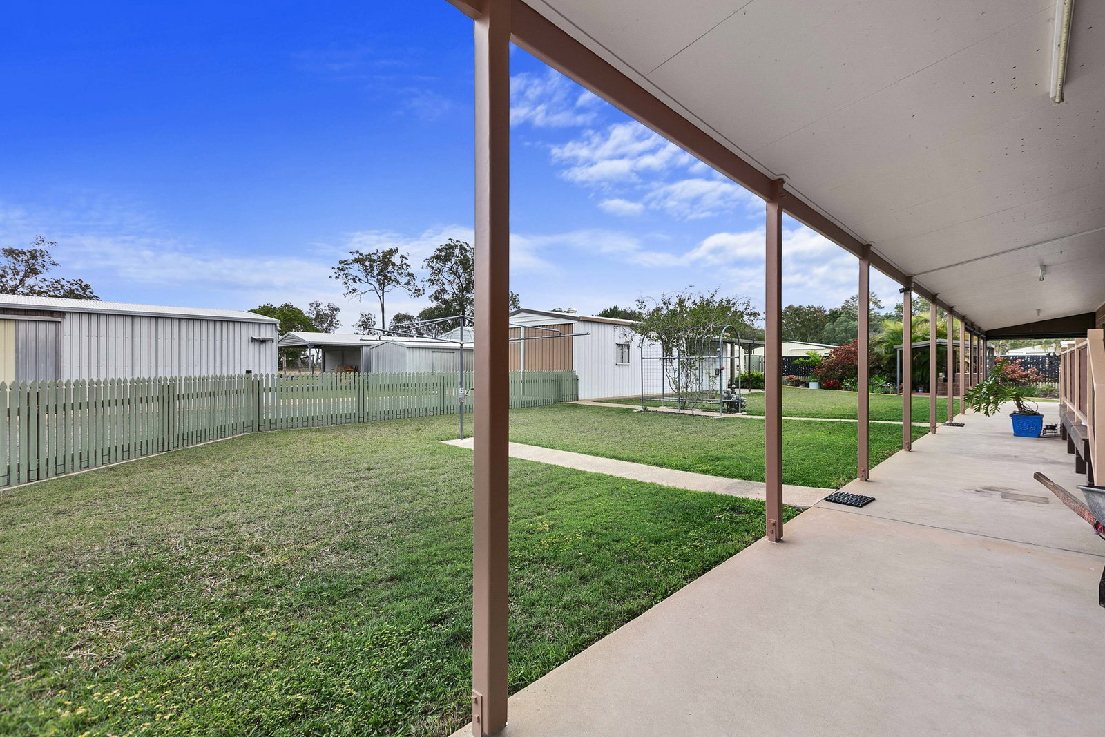 137 Philip Drive, Teddington  QLD  4650
